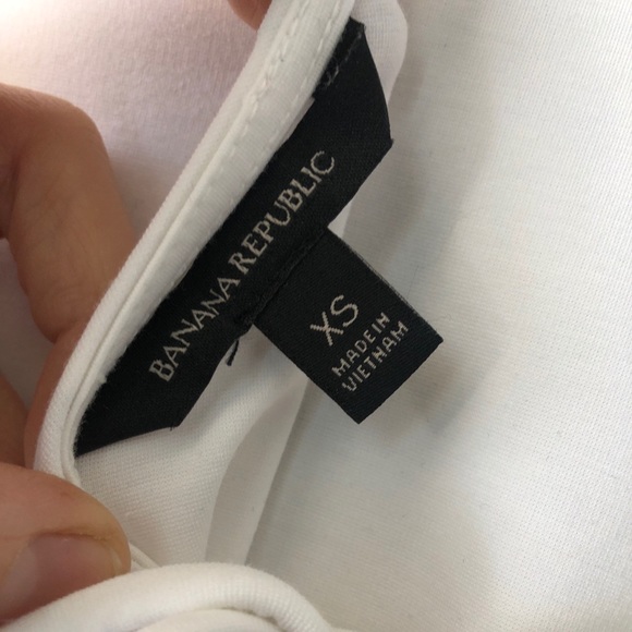 Like New, Adorable Peplum Banana Republic Top - Picture 4 of 4